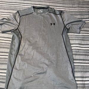 Under Armour Men’s Fitted HeatGear Medium Shirt